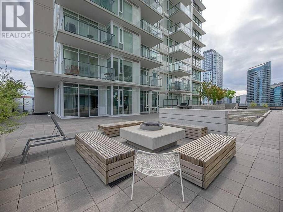 Modern Suite Calgary Downtown 5 Min Walk Stampede Dış mekan fotoğraf