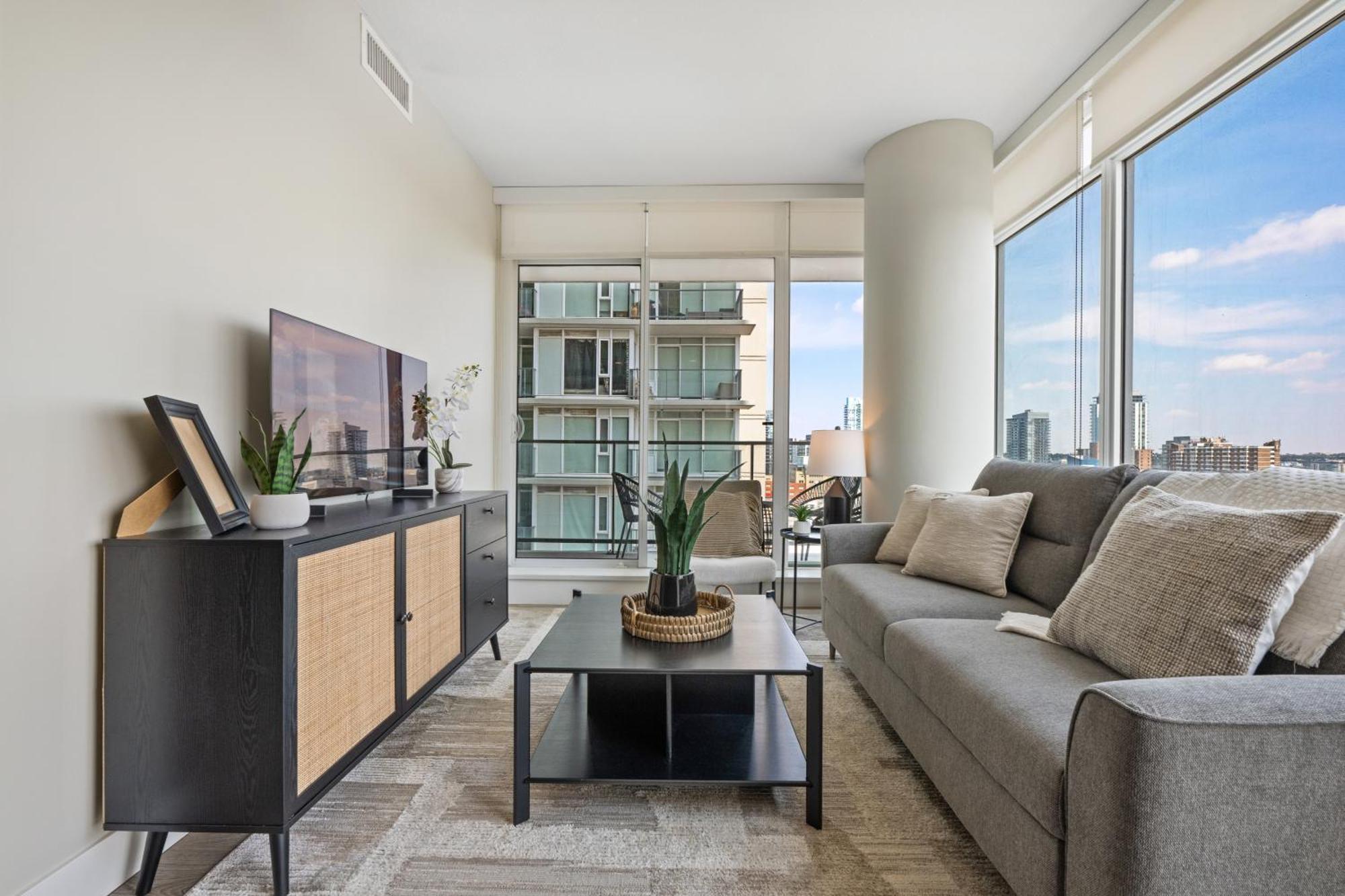 Modern Suite Calgary Downtown 5 Min Walk Stampede Dış mekan fotoğraf