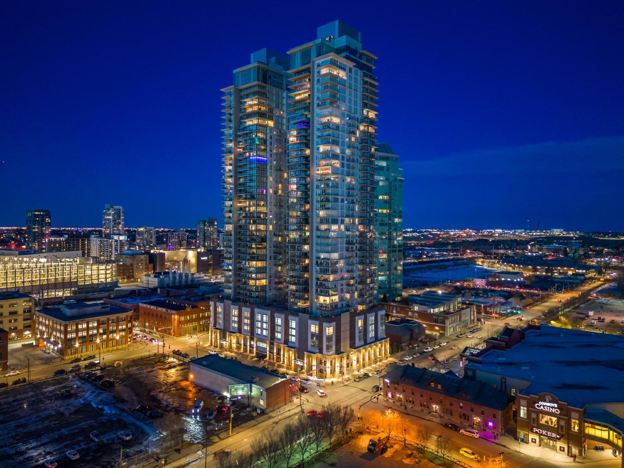 Modern Suite Calgary Downtown 5 Min Walk Stampede Dış mekan fotoğraf