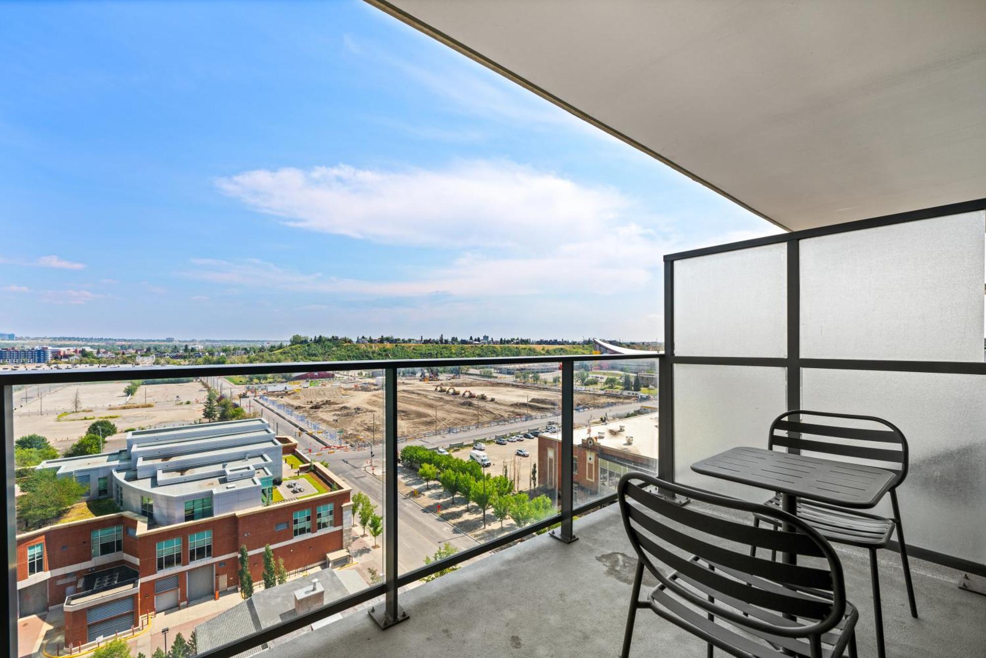 Modern Suite Calgary Downtown 5 Min Walk Stampede Dış mekan fotoğraf